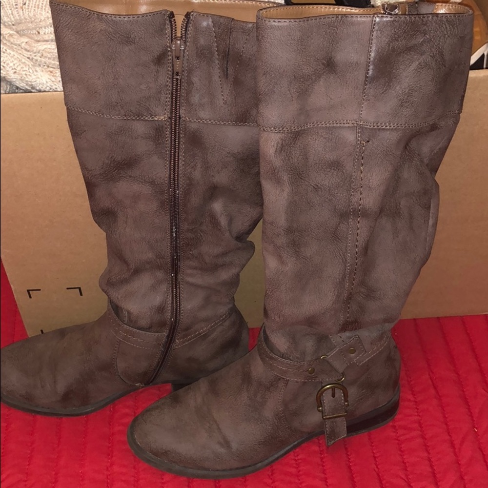 Brown boots